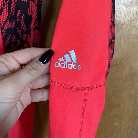 🍄 Adidas Bright Coral and Black Patterned Athletic Leggings - Picture 3 of 6
